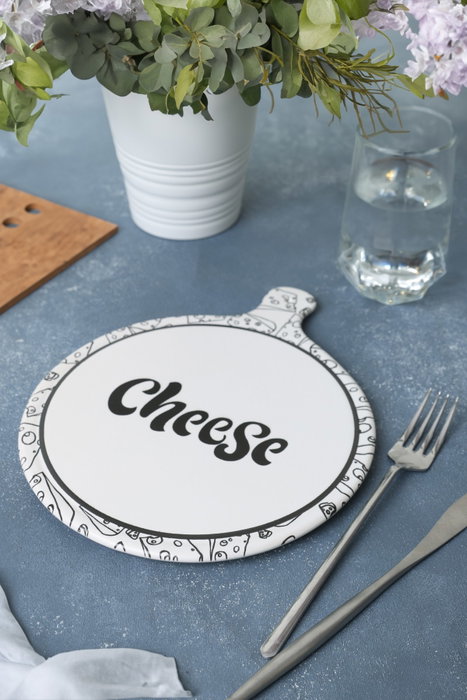 Hermia Plato para Quesos en Gres Cerámico Blanco y Negro 26 cm